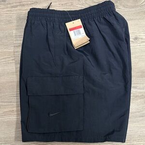 Nike Voyage Multiple Pocket Shorts men’s size large